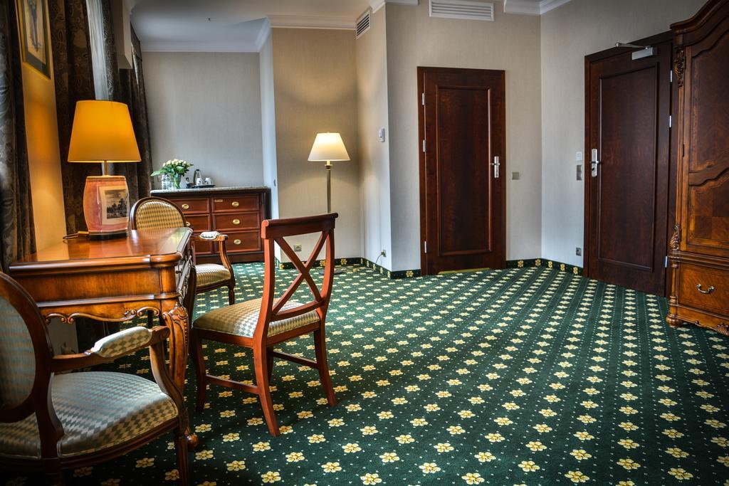 Komoda Club Residence Kaliszki Cameră foto