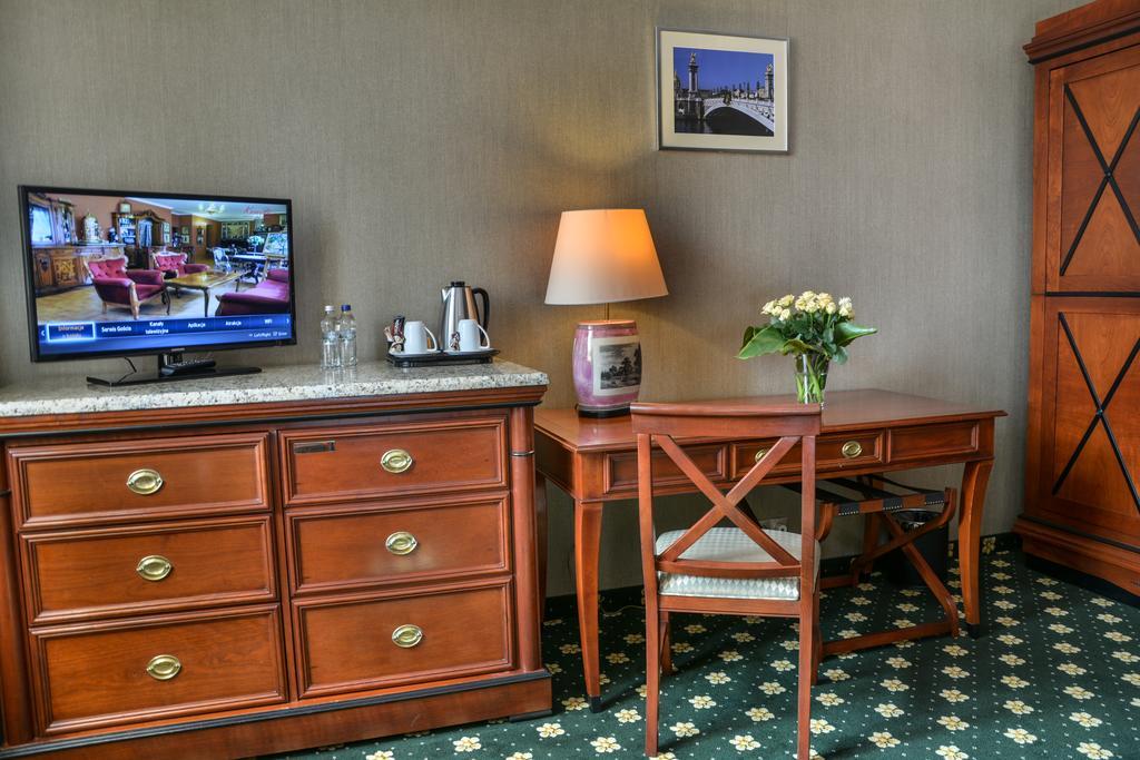Komoda Club Residence Kaliszki Cameră foto